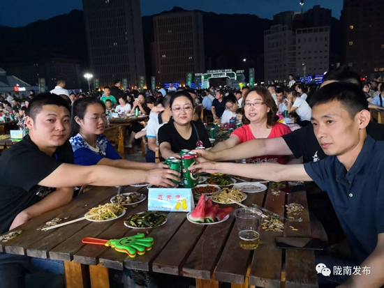 好嗨喲！隴南第一屆青島啤酒節(jié)開幕啦，為期8天